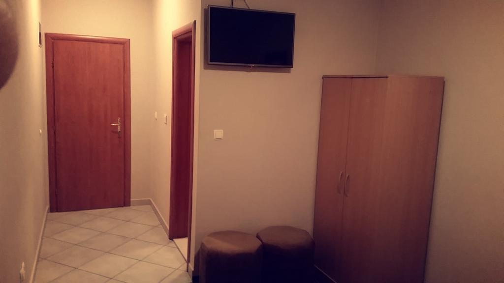 מוסטר Motel Aura חדר תמונה