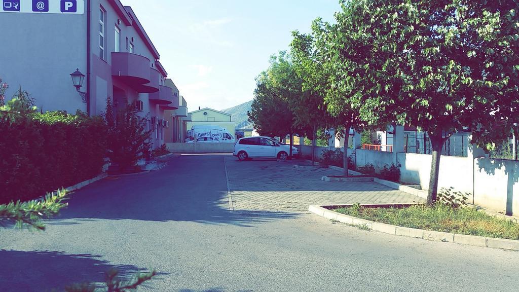 מוסטר Motel Aura מראה חיצוני תמונה