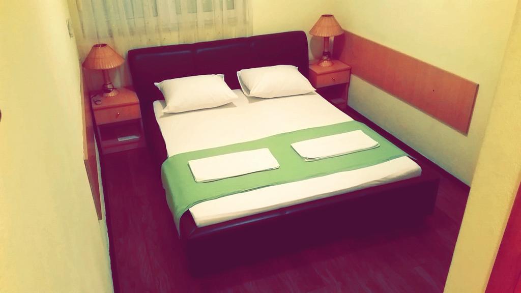 מוסטר Motel Aura חדר תמונה
