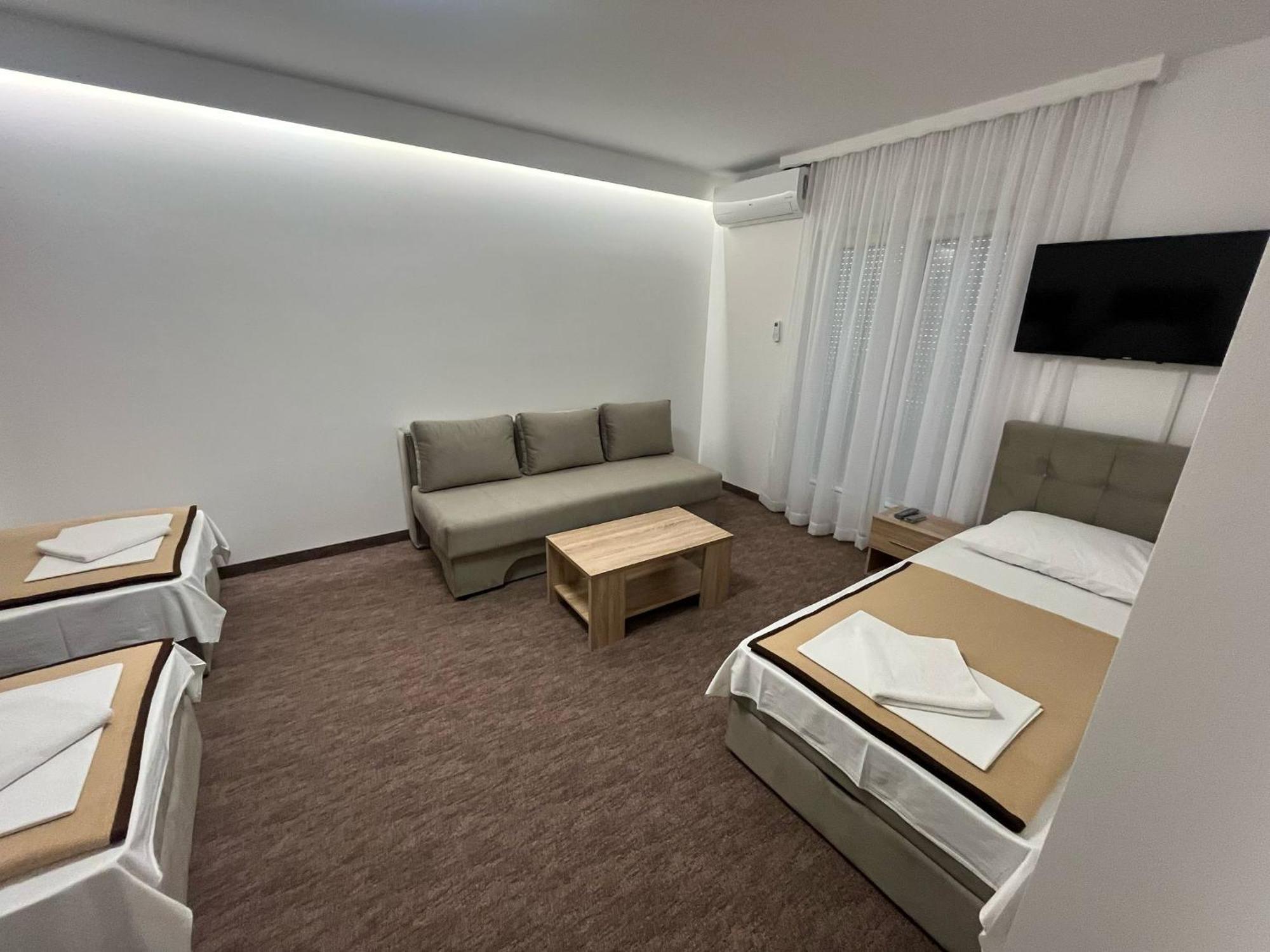 מוסטר Motel Aura מראה חיצוני תמונה