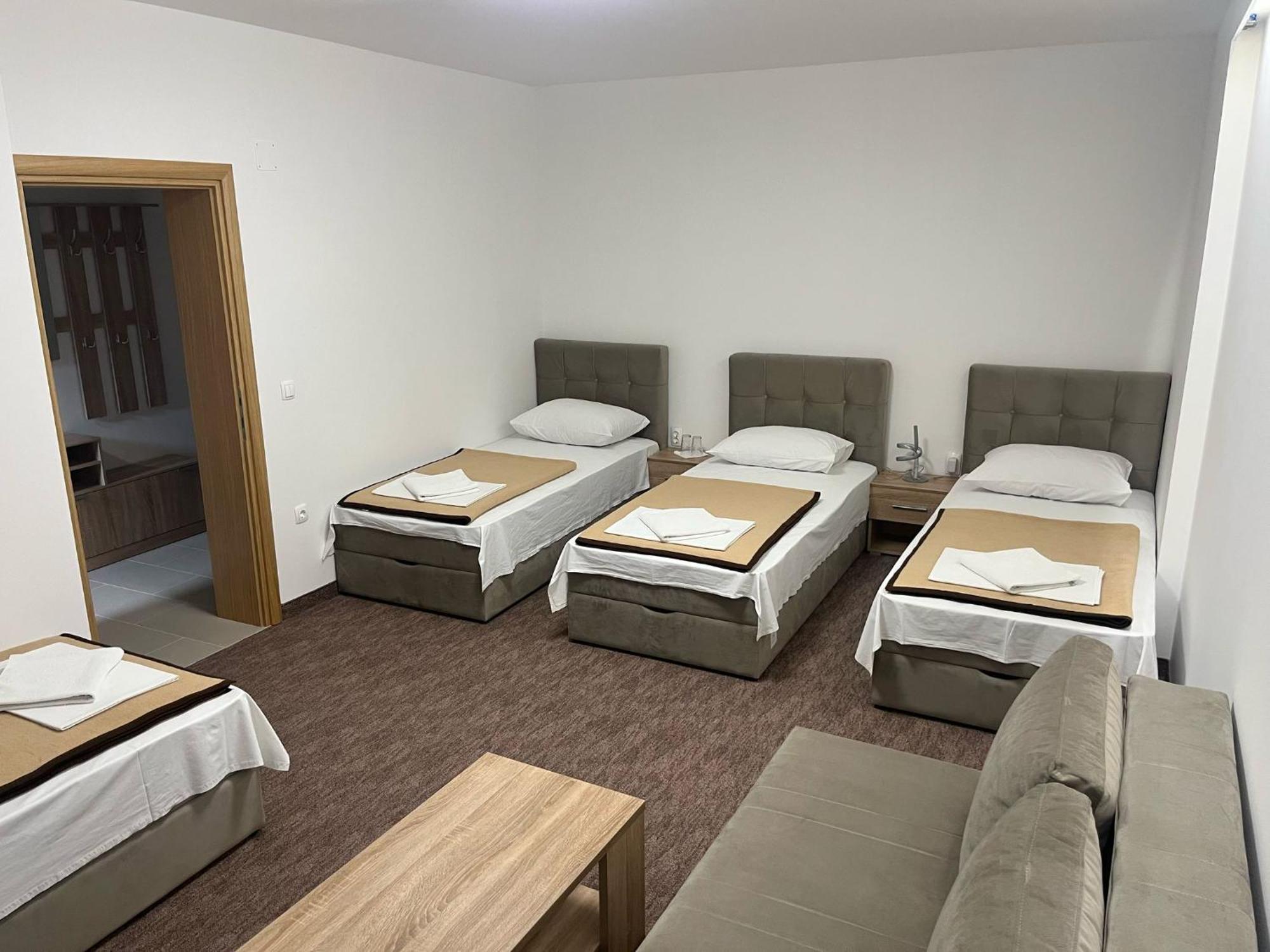 מוסטר Motel Aura מראה חיצוני תמונה