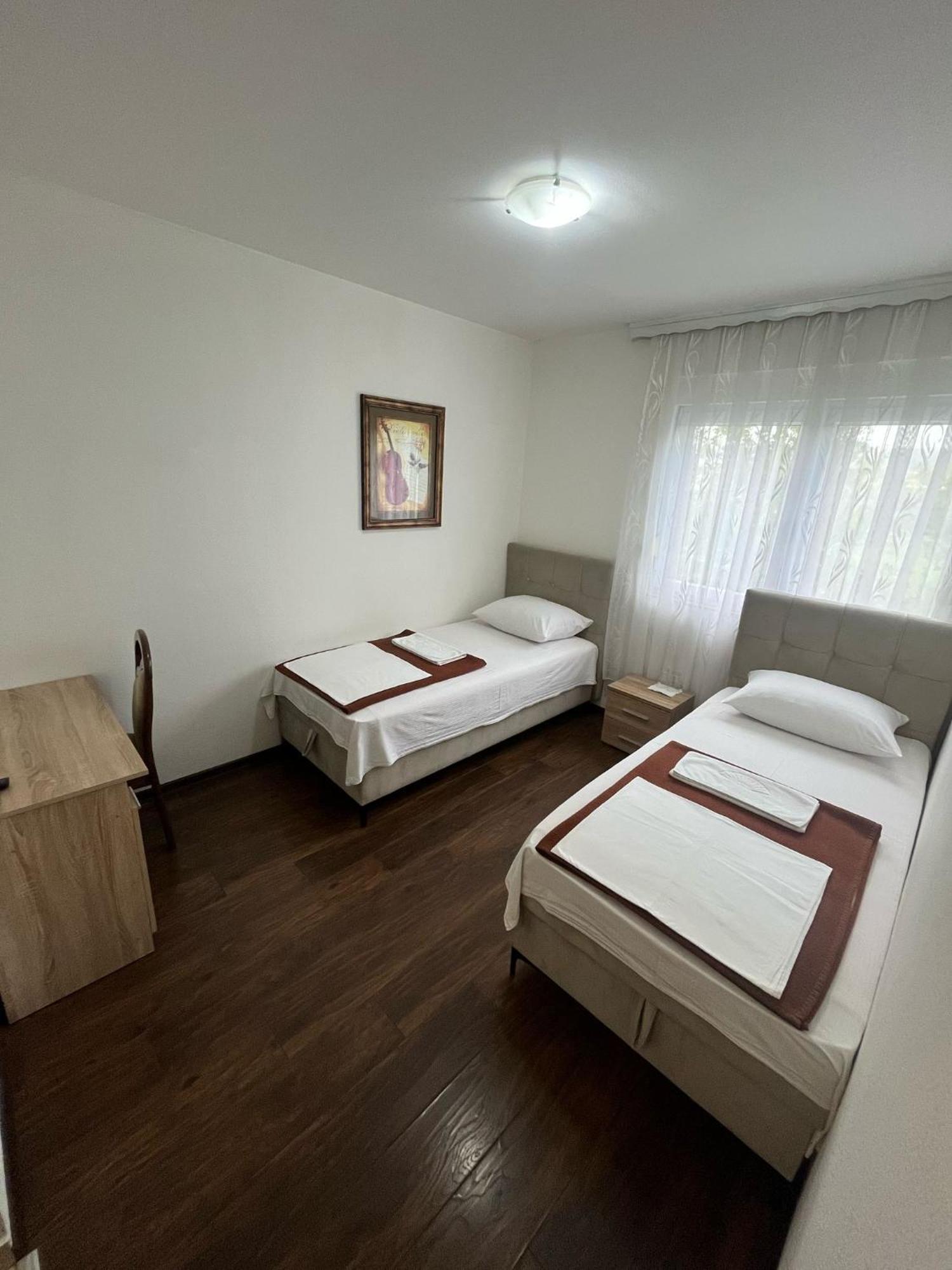 מוסטר Motel Aura מראה חיצוני תמונה