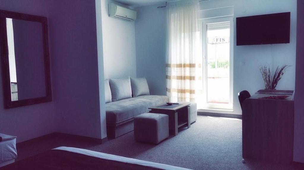 מוסטר Motel Aura מראה חיצוני תמונה