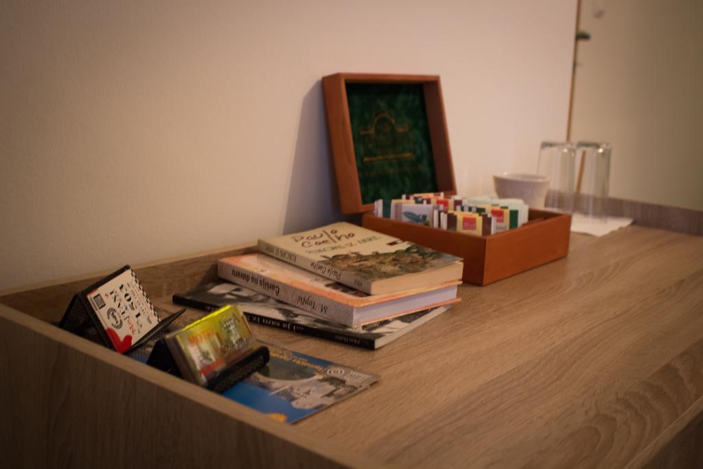 מוסטר Motel Aura חדר תמונה