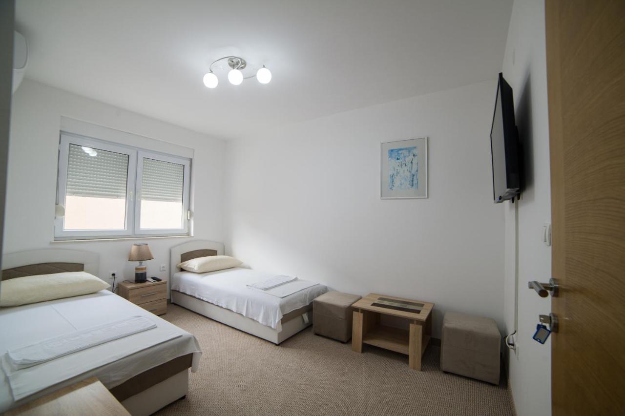 מוסטר Motel Aura מראה חיצוני תמונה
