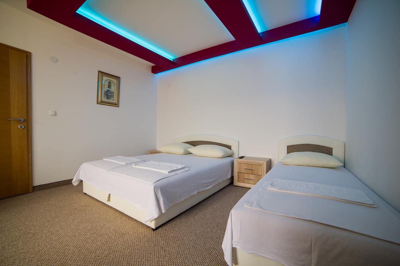 מוסטר Motel Aura מראה חיצוני תמונה